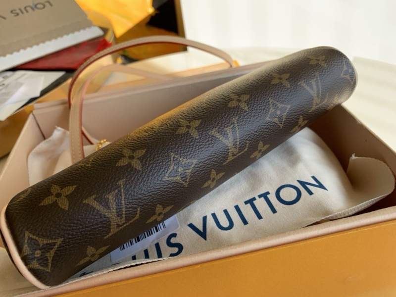 LV Clutch Bags